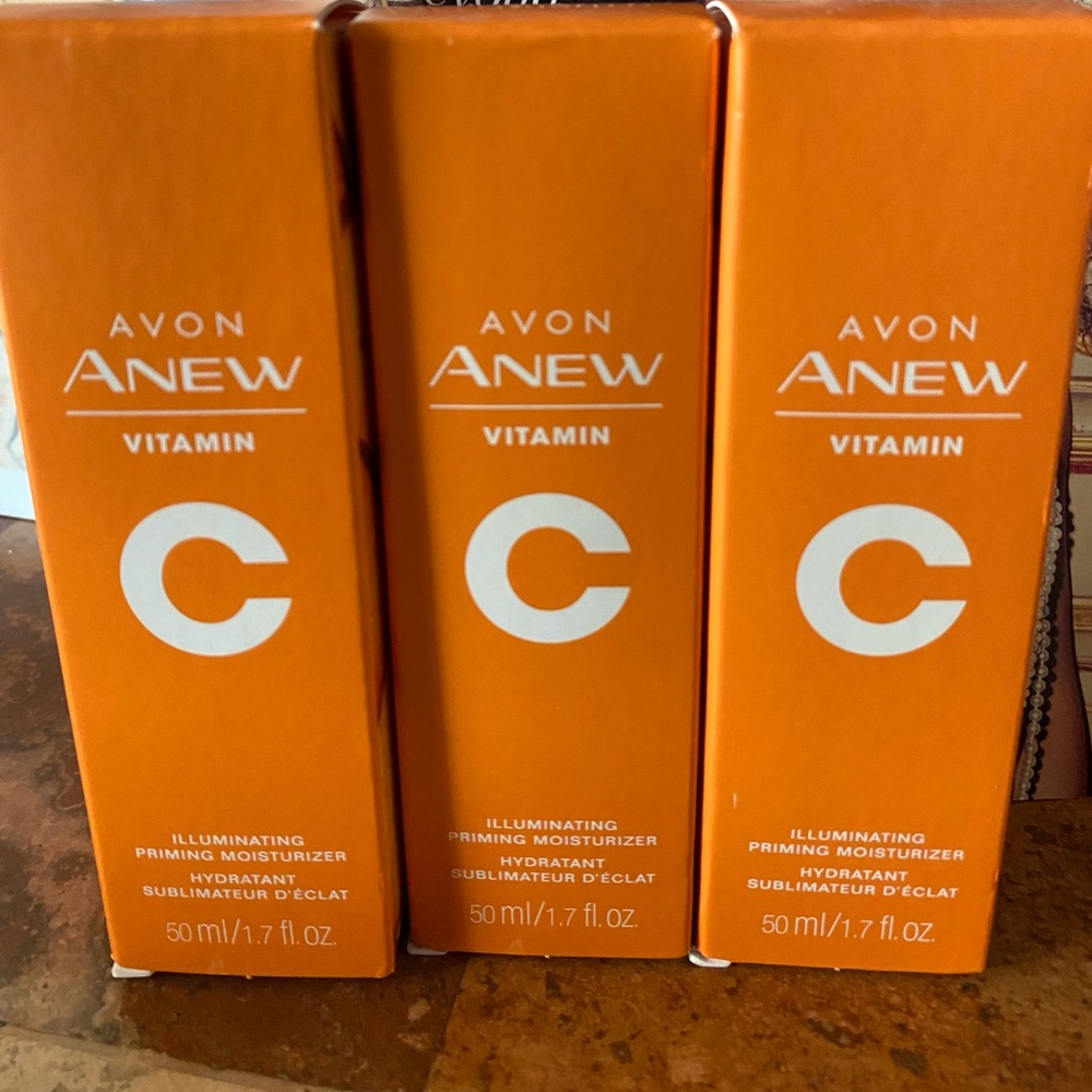 New Anew Vitamin C Illuminating Priming Moisturizer